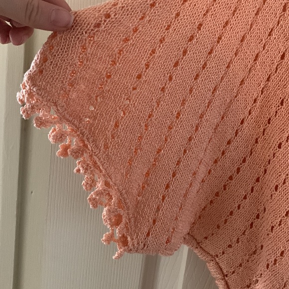 Peach hand crocheted short sleeve top - Picture 4 of 4